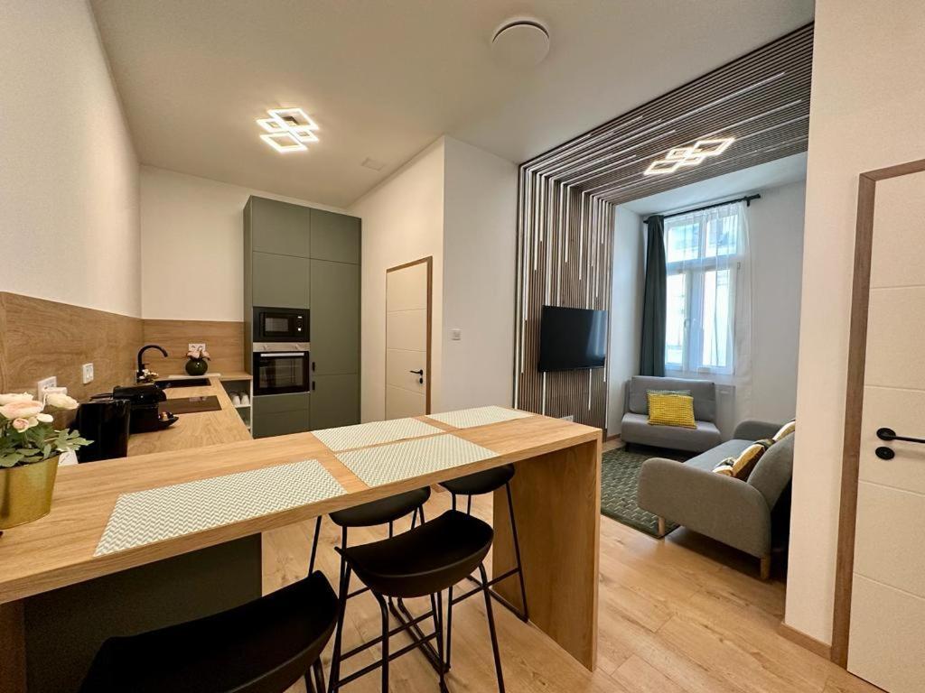 Apartment At Gozsdu Courtyard #Partyzone #Downtown #Freeparking Budapest Exterior foto