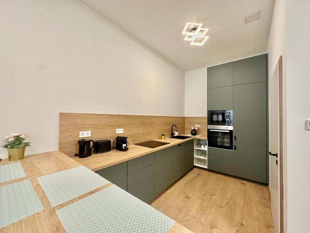 Apartment At Gozsdu Courtyard #Partyzone #Downtown #Freeparking Budapest Exterior foto